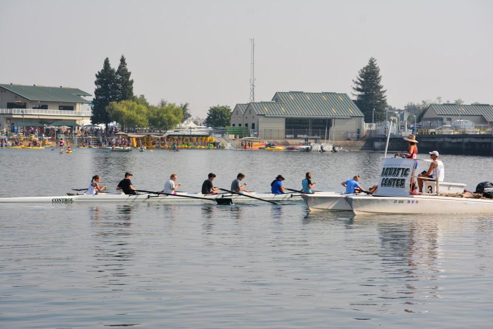 kids rowing in an 8 man rowing shell