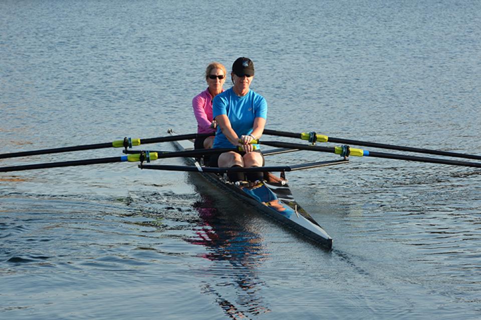 people rowing