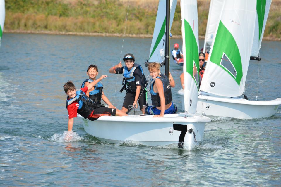 boys sailing